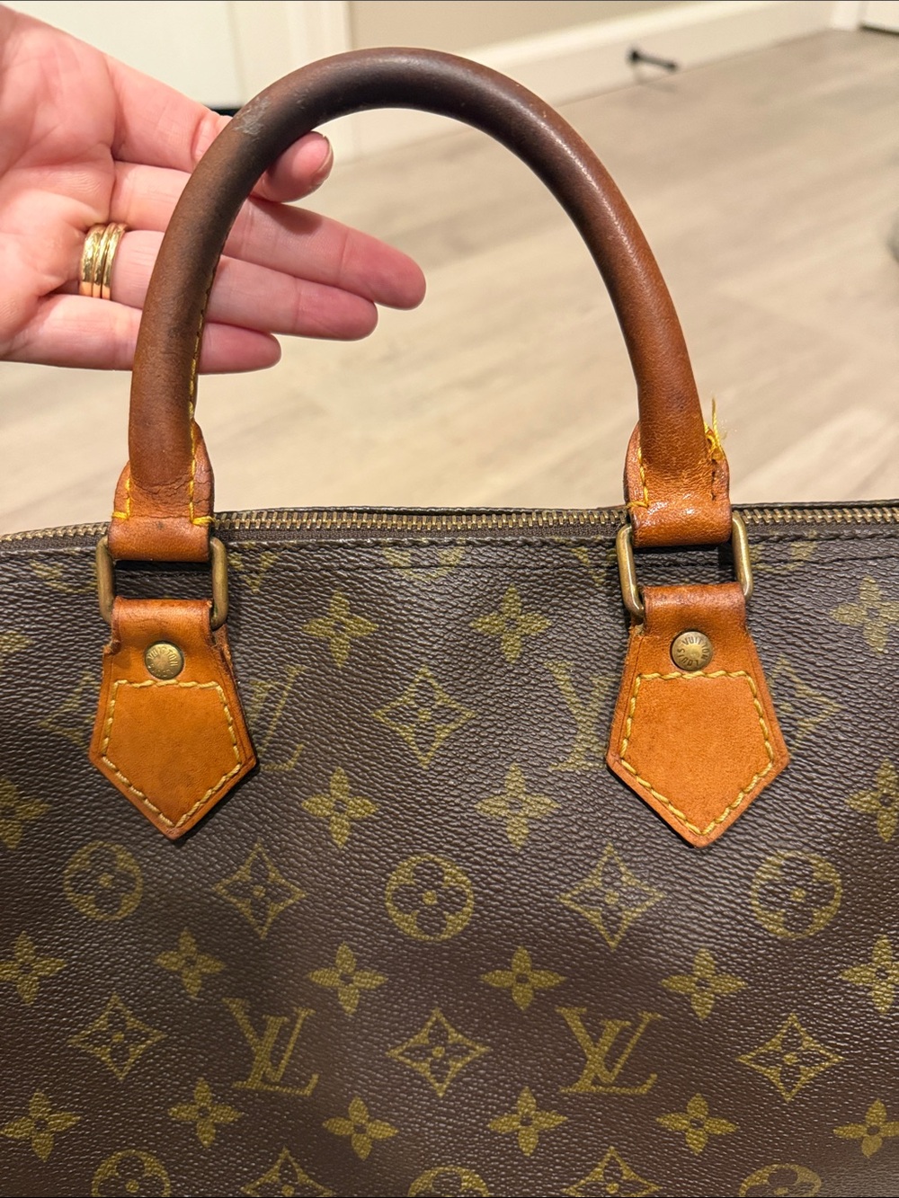 1980s Vintage Louis Vuitton Monogram Speedy 35 Handbag - Picture 2 of 15